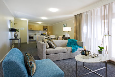 Pacific Suites Canberra - Perths Hotel 5