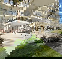 St George's Defence Holiday Suites incorporating The Garland Luxury Apartments - Perths Hotel