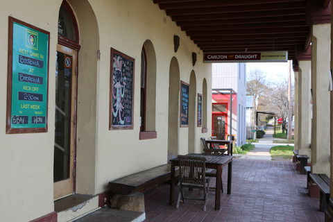 The Royal Hotel Bungendore - Perths Hotel 0