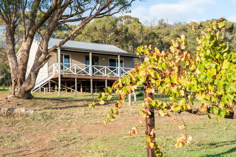 The Sleeping Lady Private Retreat - Perths Hotel 0