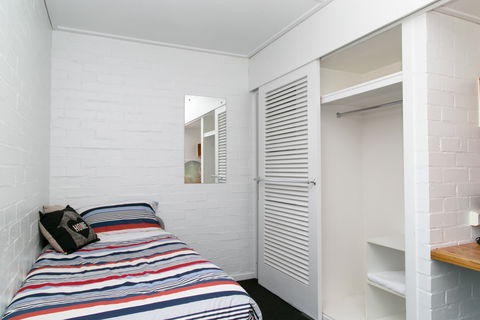 University Of Canberra Village - Perths Hotel 6
