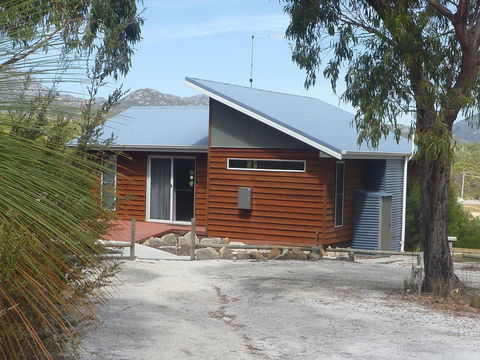 Yakkalla Holiday Cottage - Perths Hotel 2