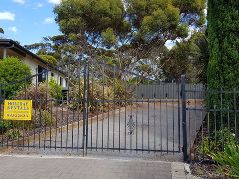 Adonis Dream - Perths Hotel 1