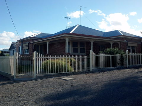 Alby's - Perths Hotel 0