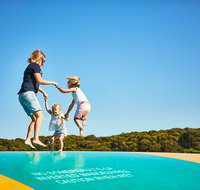 Anglesea Family Caravan Park - Perths Hotel