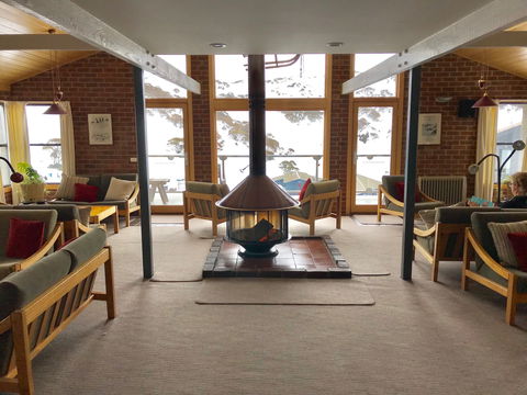 Arlberg Lodge - Perths Hotel 0