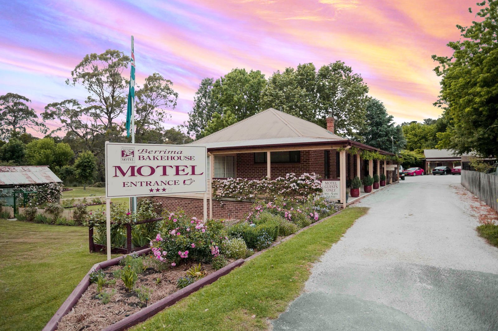 Carrington Falls NSW Perths Hotel