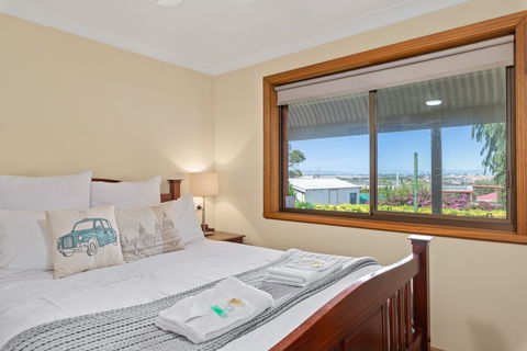 Century21 SouthCoast: Reef & Vines Port Noarlunga - Perths Hotel 0
