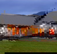 Crystal Creek Meadows Luxury Cottages and Spa Retreat - Perths Hotel