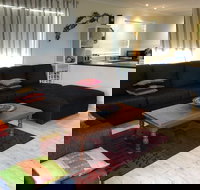 Flutterby's Beach Retreat Preston Beach - Perths Hotel