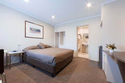 Forrest Hotel And Apartments - Perths Hotel 2