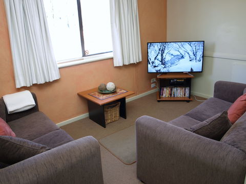 Jindabyne Townhouse - Perths Hotel 1