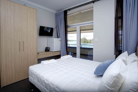 Lakes And Ocean Hotel - Perths Hotel 2