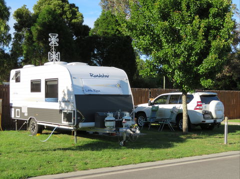 Latrobe Mersey River Caravan Park - Perths Hotel 2