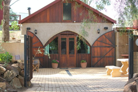 Outback Cellar Dubbo - Perths Hotel 1
