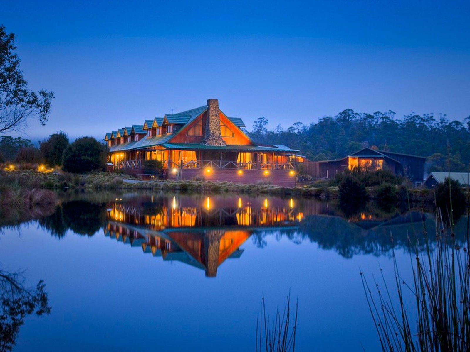Lower Beulah TAS Perths Hotel