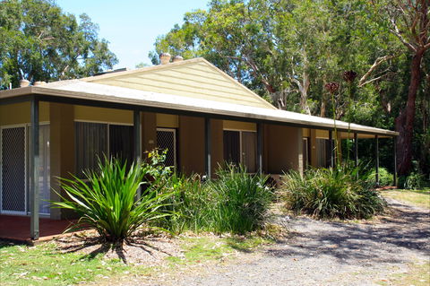 Port Stephens Treescape Camping And Accommodation - Perths Hotel 2