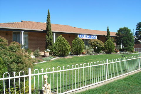 Aaron Inn Motel - Perths Hotel 0