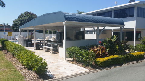 Alex Beach Cabins And Tourist Park - Perths Hotel 1