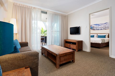 Broadwater Resort Como - Perths Hotel 1