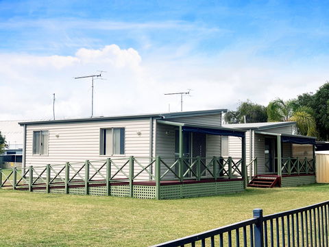 Cee And See Caravan Park - Perths Hotel 1