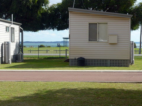 Cee And See Caravan Park - Perths Hotel 2
