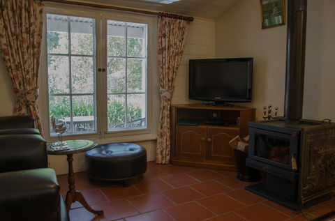 Ford Cottage Bed & Breakfast - Perths Hotel 2