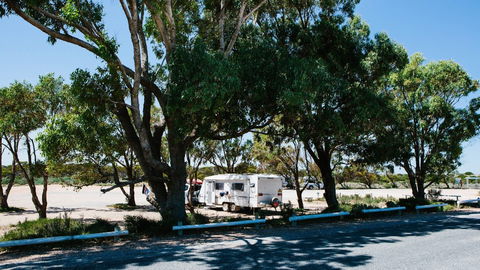 Haslam Campground - Perths Hotel 2