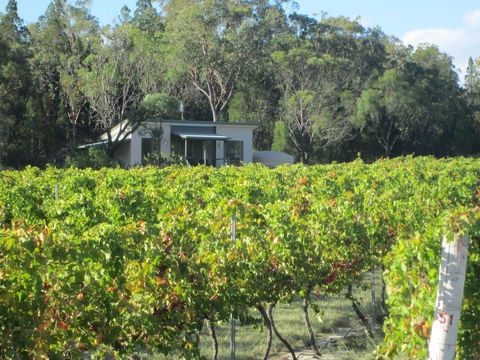 Just Red Wines Vineyard Cabins - Perths Hotel 0