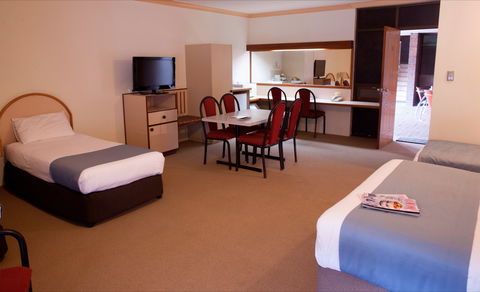 Longreach Motor Inn - Perths Hotel 2