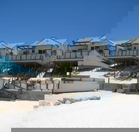 Oceanside Village - Perths Hotel