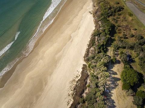 Racecourse Campground - Perths Hotel 1