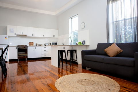 Revive Central Apartments - Perths Hotel 1