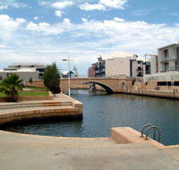 Crest Del Mar Apartments - Perths Hotel