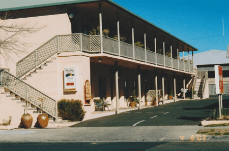 New England Motor Inn - Perths Hotel
