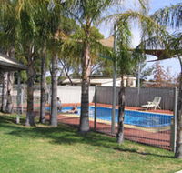 Merredin Caravan Park  Av-A-Rest Village - Perths Hotel