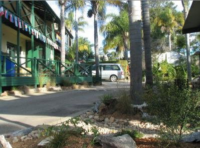 Shady Willows Caravan Park - Perths Hotel 2