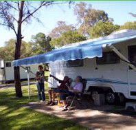Bega Caravan Park - Perths Hotel