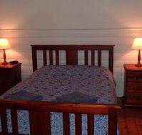 About Town Cottages - Perths Hotel