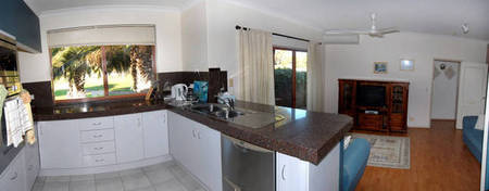 Amore Beach Retreat - Perths Hotel 2