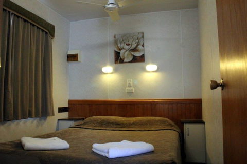 Albury All Seasons Tourist Park - Perths Hotel 5