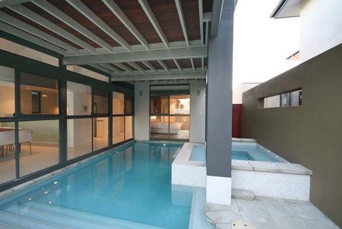 Halcyon Bay - Perths Hotel 3