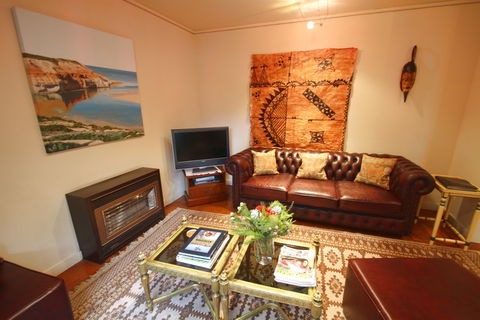 Adelaide Serviced Apartments - William Townhouse - Perths Hotel 0
