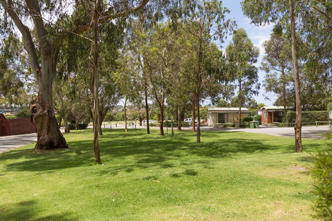 A Maze'N Things Holiday Park And Motel - Perths Hotel 0