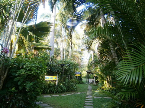 Balgal Beach Holiday Units - Perths Hotel 0