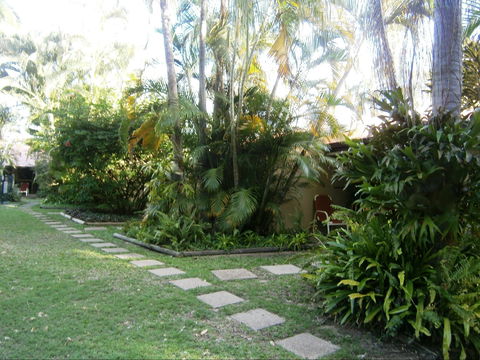 Balgal Beach Holiday Units - Perths Hotel 1
