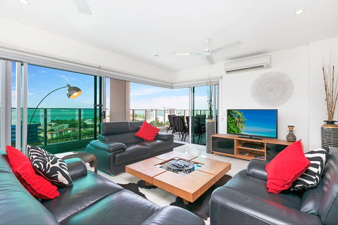 Beachlife Sands 3 Bedroom Harbour View Apartment - Perths Hotel 1