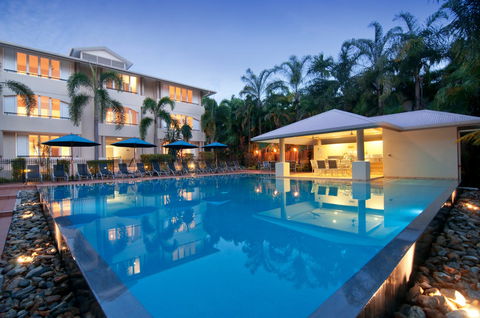 Cayman Villas Port Douglas - Perths Hotel 1