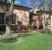 Country Apartments Dubbo - Perths Hotel
