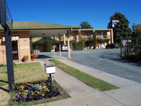 Deniliquin Motel - Perths Hotel 0